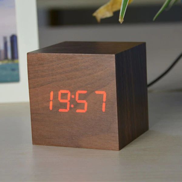 Cyfrowy zegar sześcienny – minimalistyczny design i wyświetlacz LED
