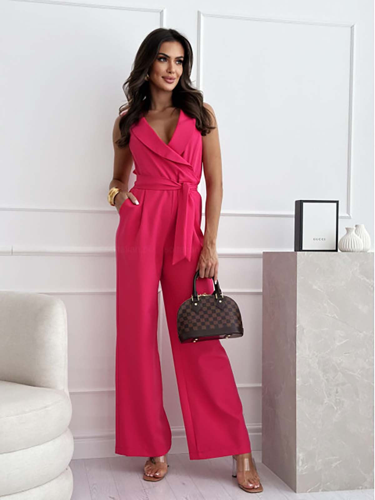 Natacha | Elegante Combinatie – Kruzend Dekolleté En Benadrukte Taille