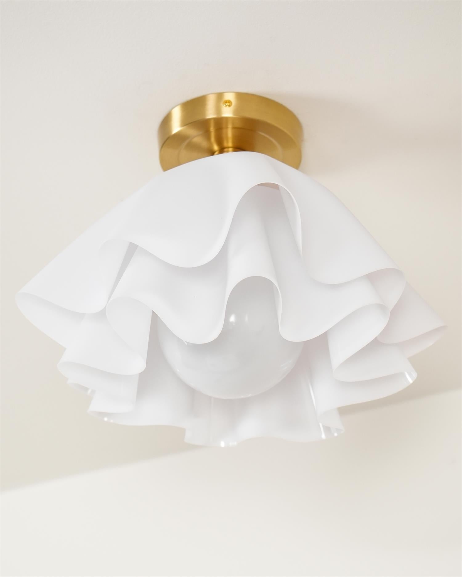 Plafoniera Moderna Elegante – Illuminazione Raffinata e Atmosfera Calda