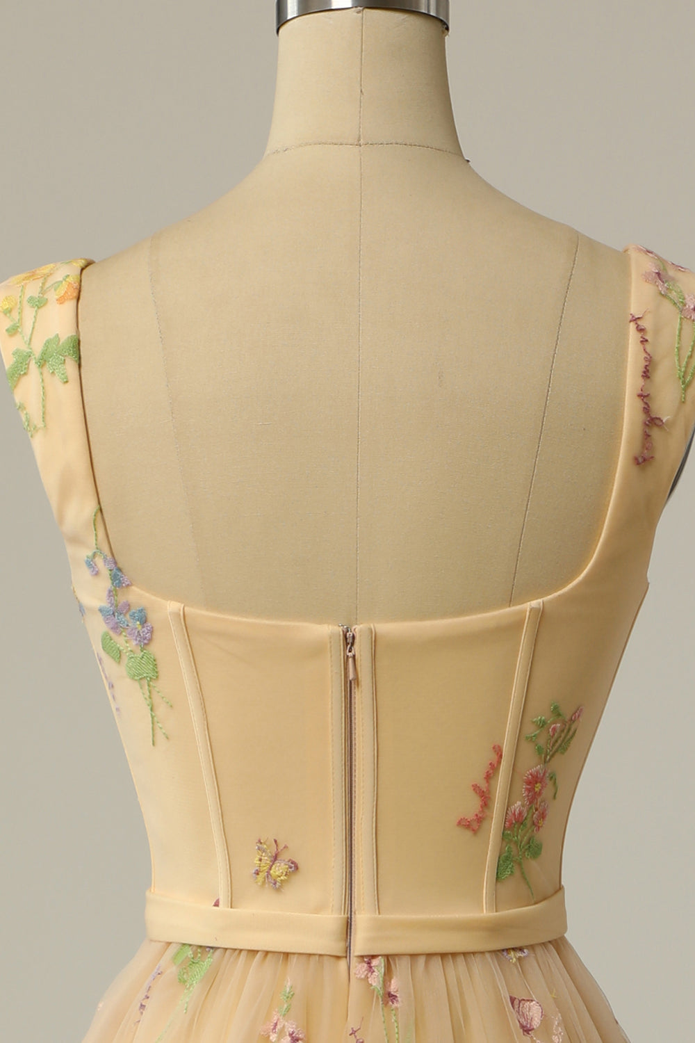 Élise | Lange Baljurk – Verfijnde Borduursels