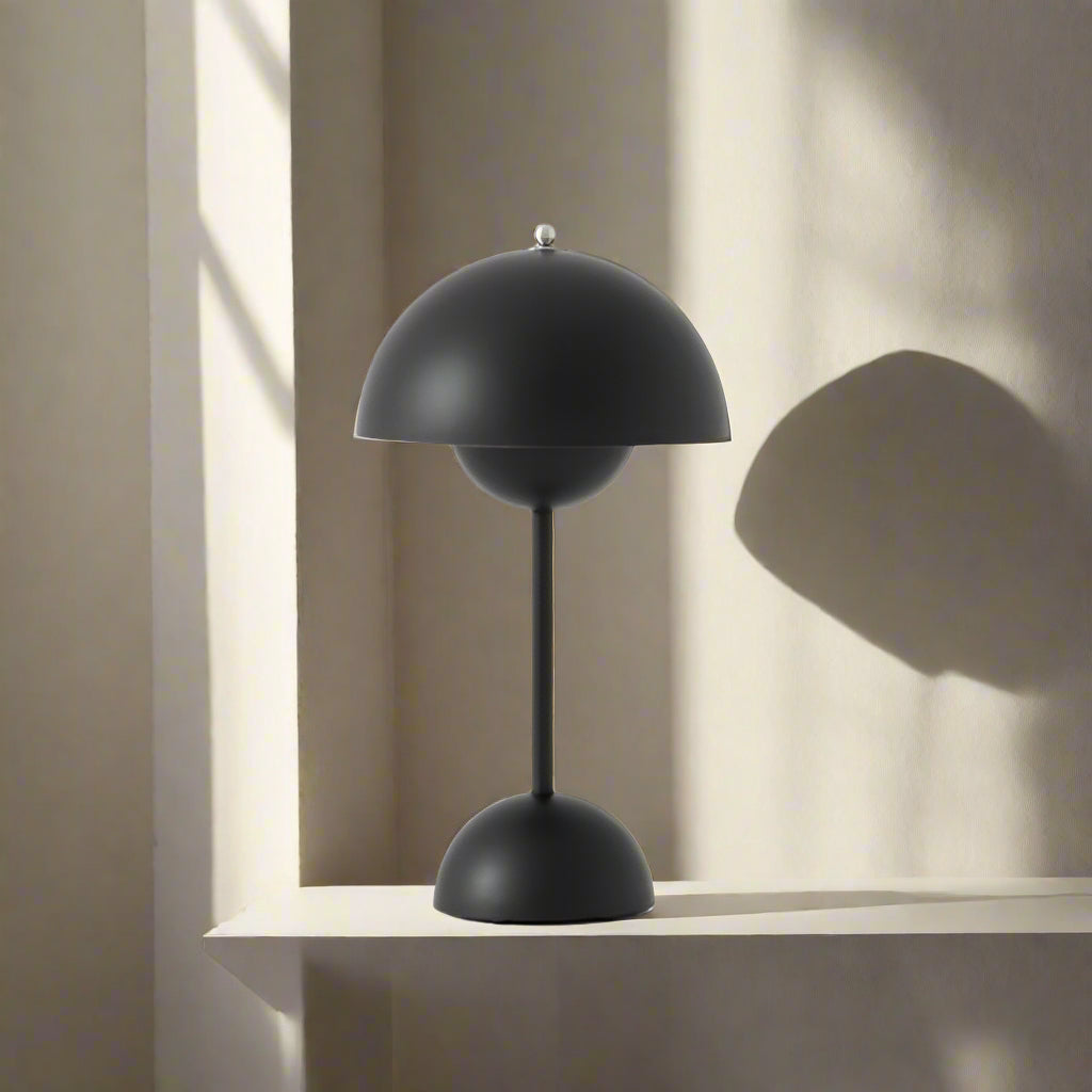 Lampada da Tavolo Portatile – Design Moderno e Illuminazione Nomade