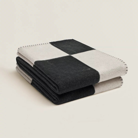 مربعات الكاروهات - أناقة عصرية وراحة دافئة