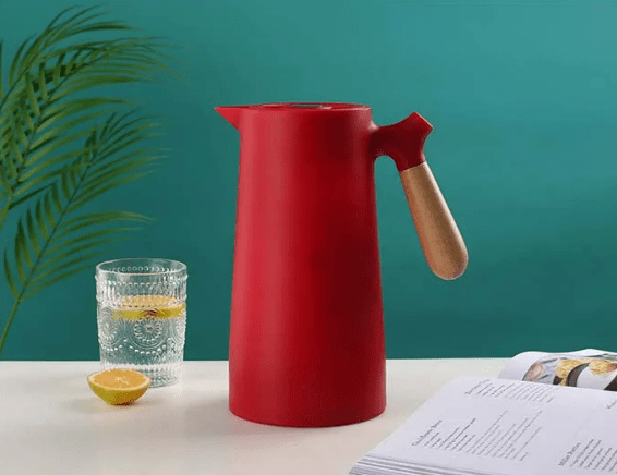 Karafka Izotermiczna z Uchem – Długotrwałe Przechowywanie i Elegancki Design
