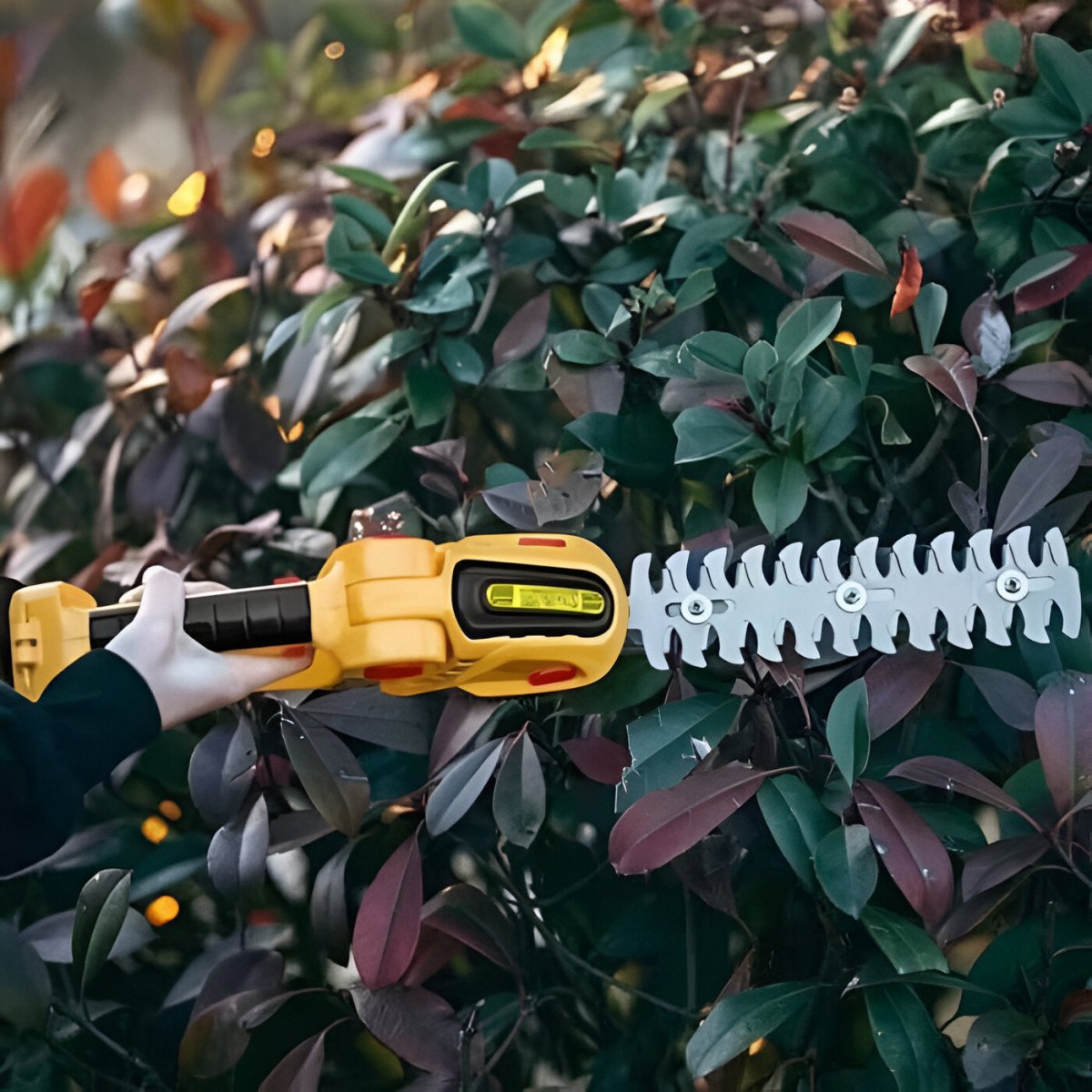Ferramenta de Jardim 2-em-1 Sem Fios — Cortador de Seiva e Tesoura Prática