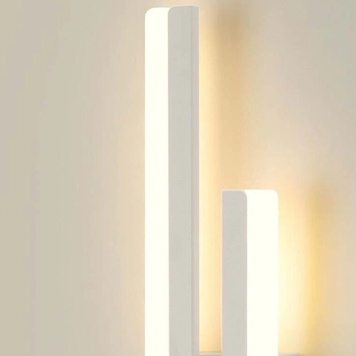 מנורת קיר LED – עיצוב מינימליסטי ותאורה אלגנטית