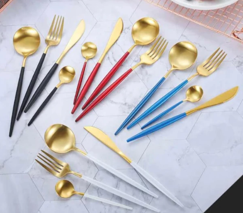 24 Darabos Evőeszközkészlet – Elegáns Kivitel Finom Terítéshez