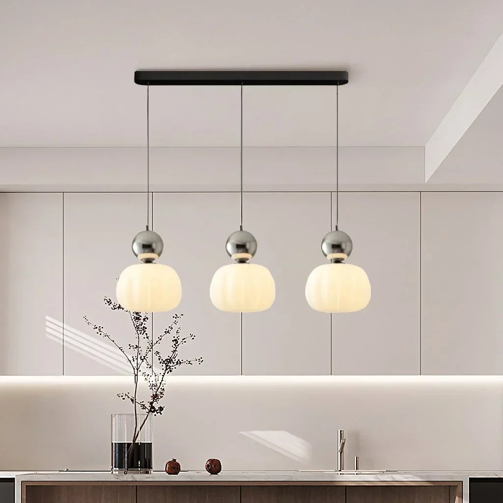 Lampada Sospesa Art Deco – Eleganza Grafica e Senza Tempo 