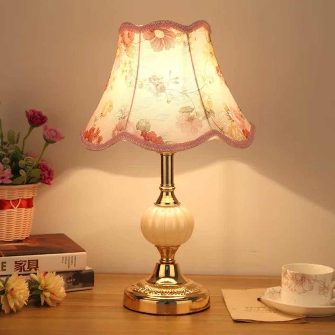 Pöytäkoristevalaisin – Vintage-tyyli ja ajaton eleganssi 
