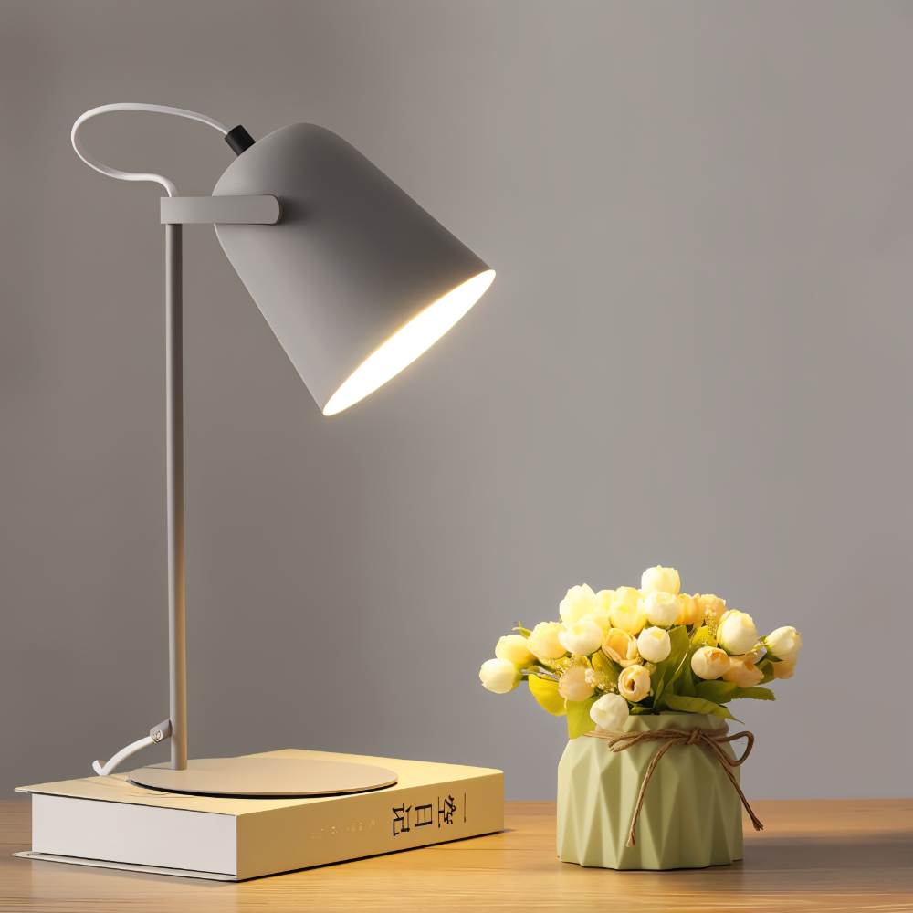 Lámpara de Mesa Rotativa Moderna – Elegancia y Funcionalidad 