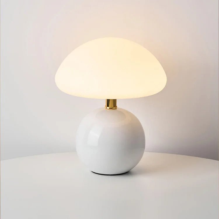 Lampa stołowa w kształcie grzyba – elegancja i oryginalność 