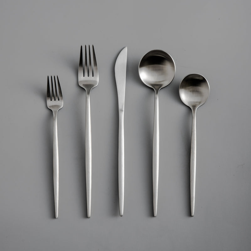Besteckset – Schlichtes und Funktionales Design 