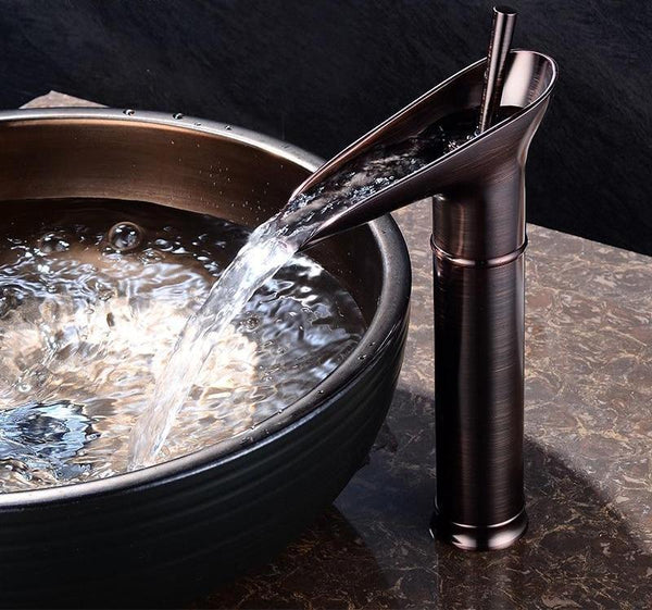Rubinetto Cascata Bagno – Stile Antico ed Elegante 