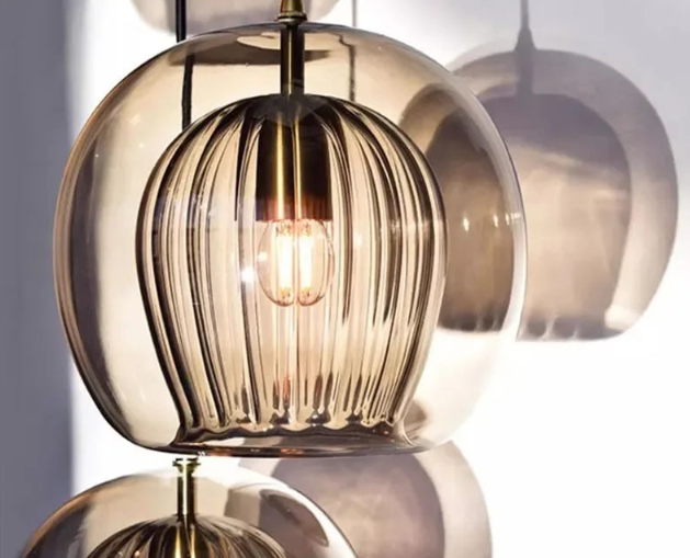 Sfera luminosa moderna in vetro - Luce morbida e stile raffinato