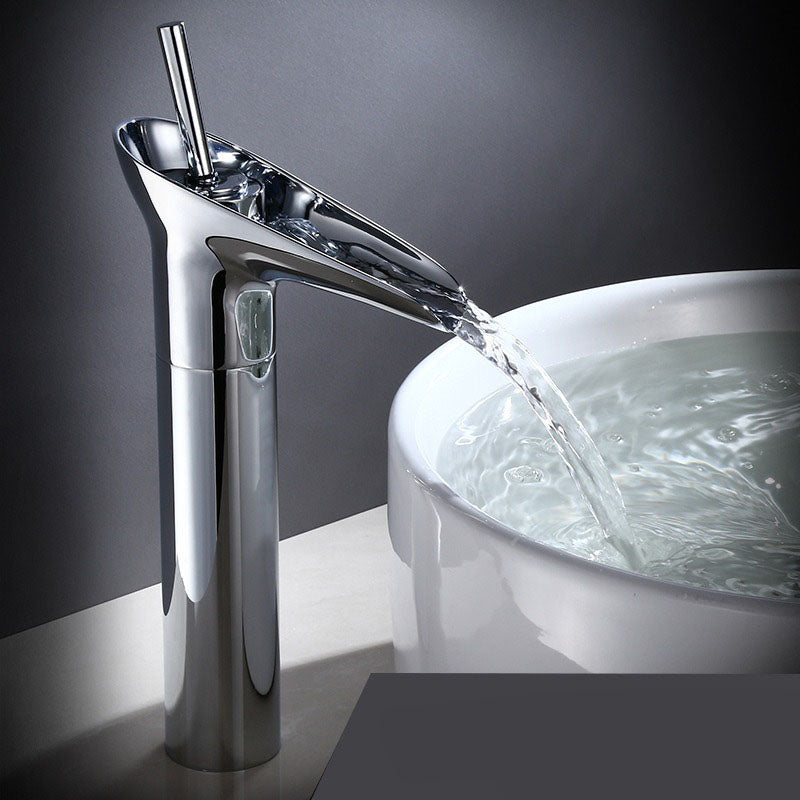 Rubinetto Cascata Bagno – Stile Antico ed Elegante 