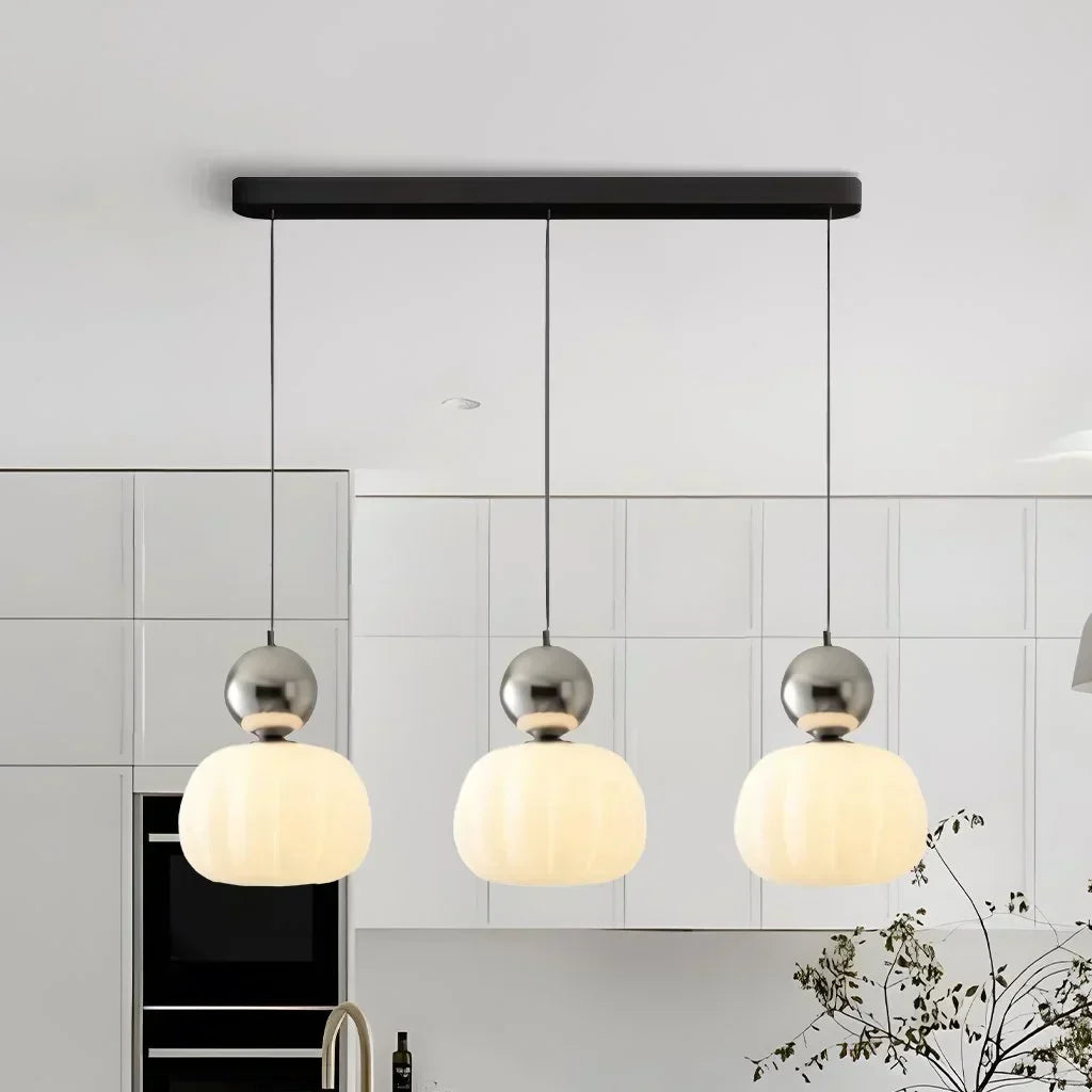 Lampada Sospesa Art Deco – Eleganza Grafica e Senza Tempo 