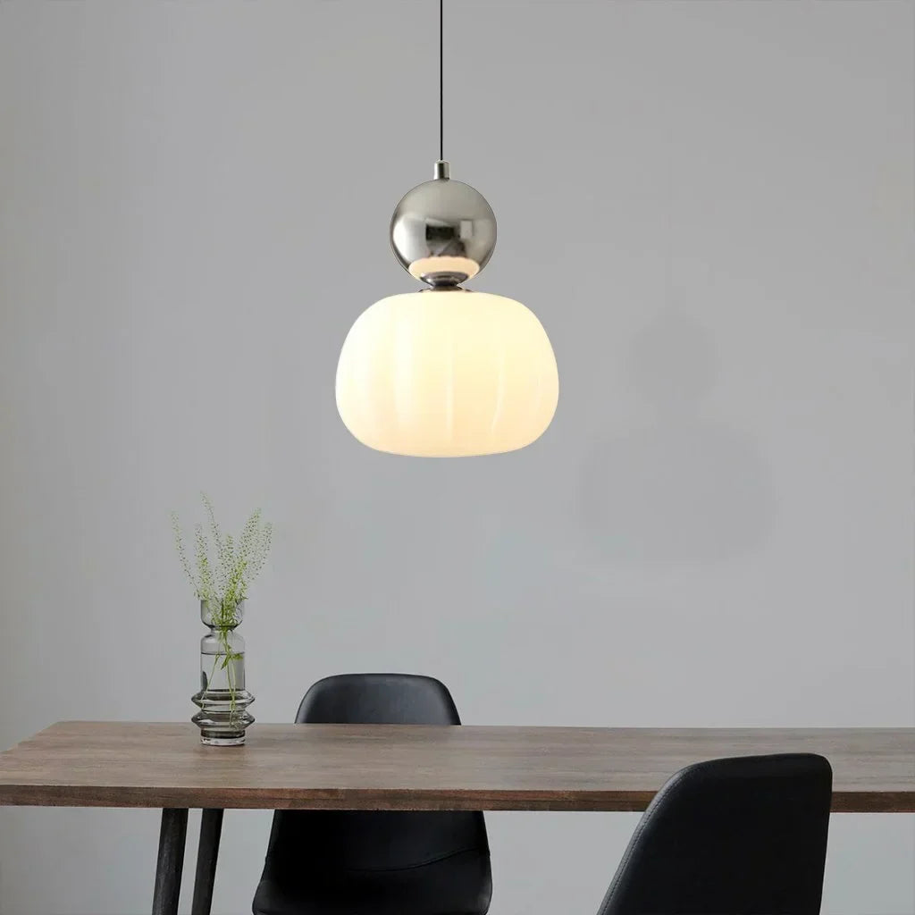 Lampada Sospesa Art Deco – Eleganza Grafica e Senza Tempo 