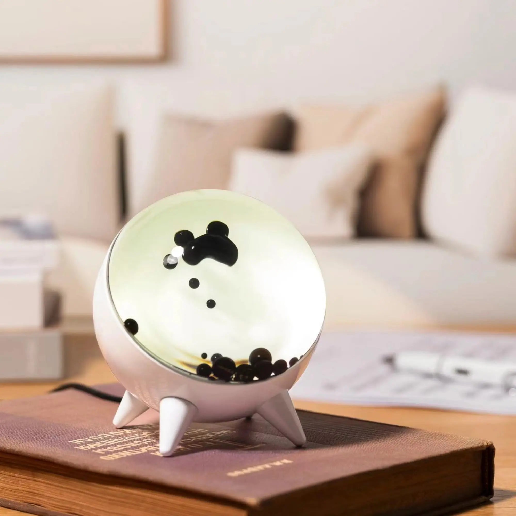 Lâmpada Decorativa Interativa – Jogo de Luzes e Design Único 