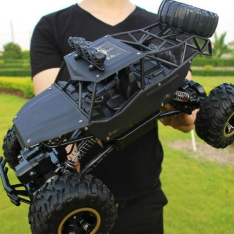 Mașină cu control de la distanță pentru toate tipurile de teren - Putere și adrenalină garantate