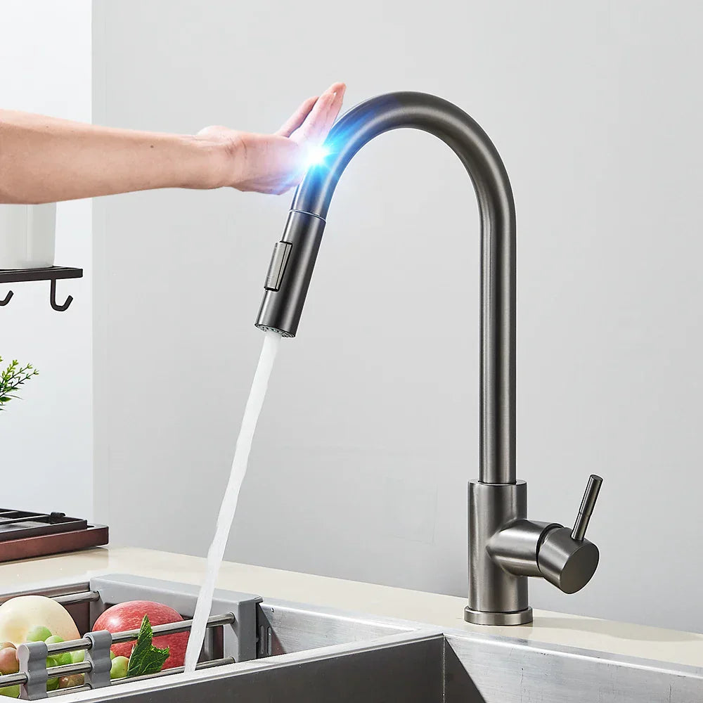 Intelligens Konyhai Csaptelep – Érintésérzékelő és Flexibilis Zuhanyfej 