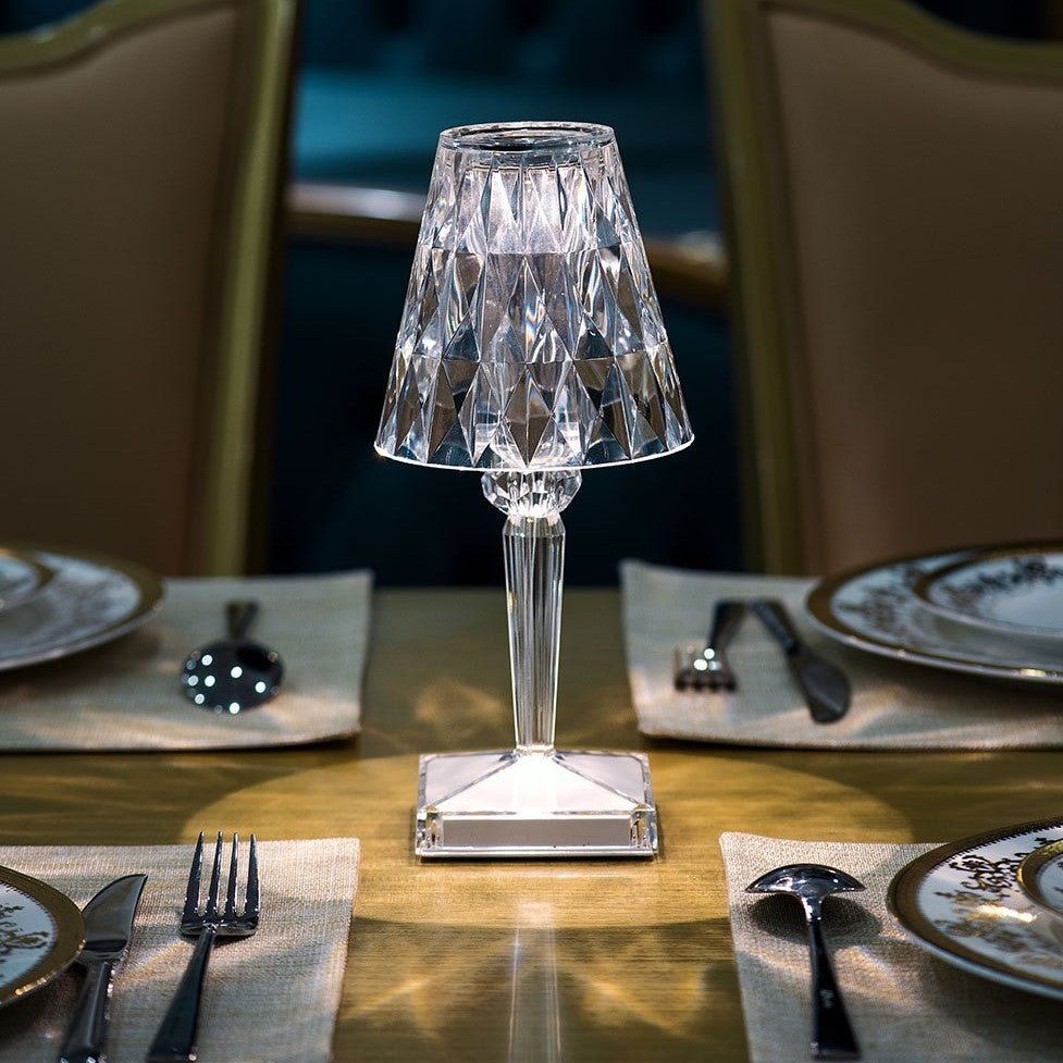 Lâmpada de Mesa Cristalina – Elegância Moderna e Ambiente Aconchegante 