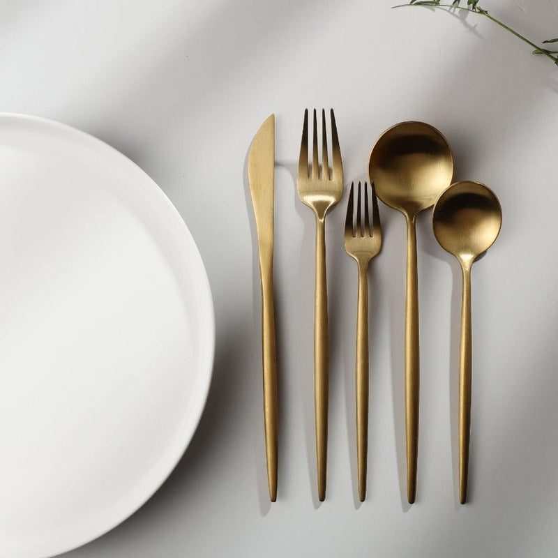 Besteckset – Schlichtes und Funktionales Design 