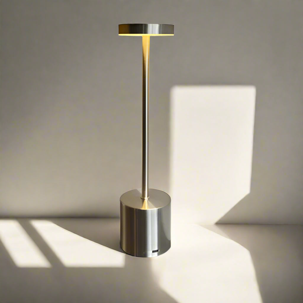 Lampada da Tavolo LED Tattile Ricaricabile – Illuminazione Pratica e Moderna 