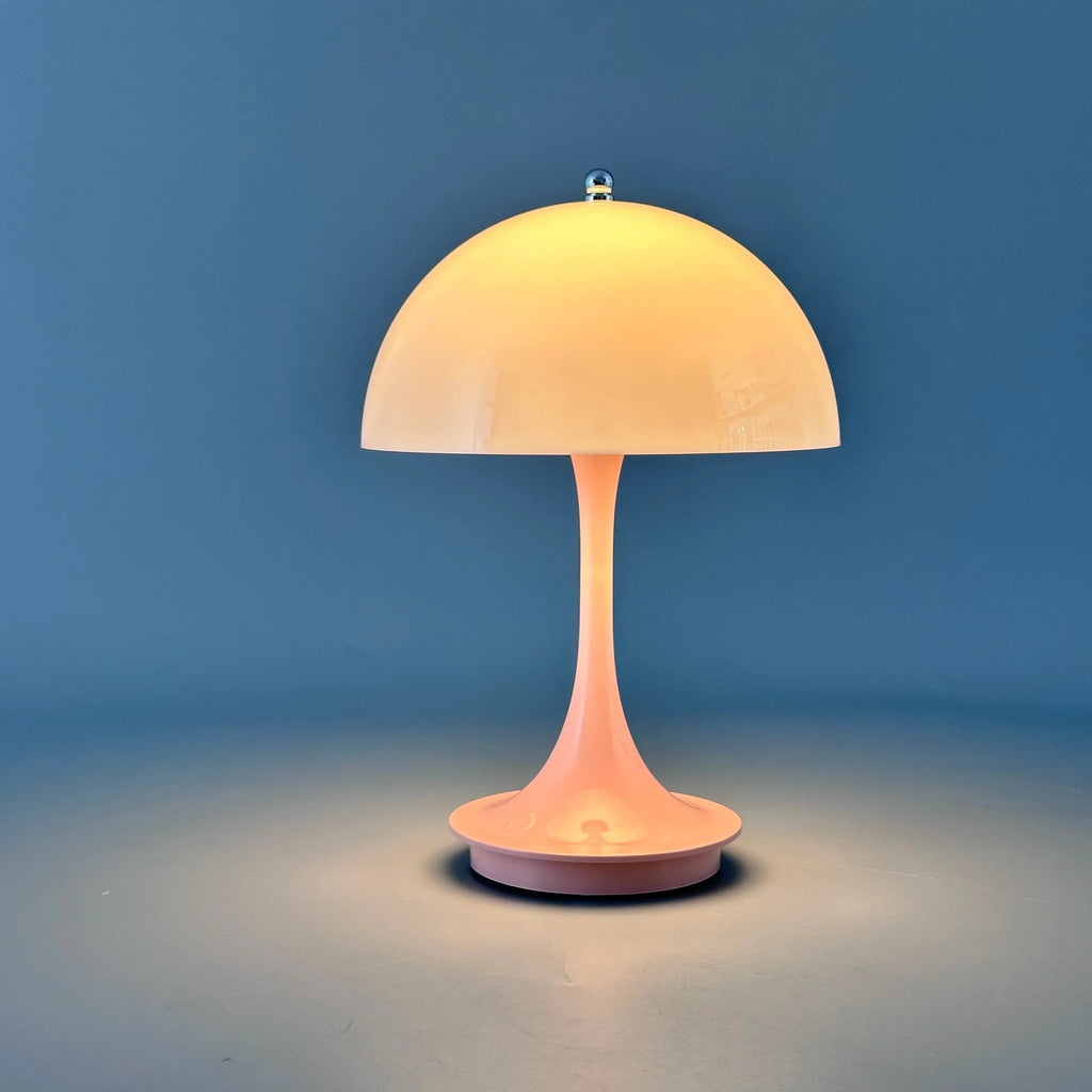 LED-pöytälamppu – Lataus ja kolmen tason valaistus 