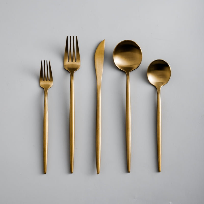 Besteckset – Schlichtes und Funktionales Design 
