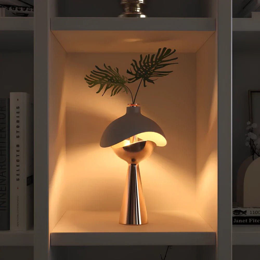 Lampada da Tavolo Scultorea – Eleganza e Originalità 