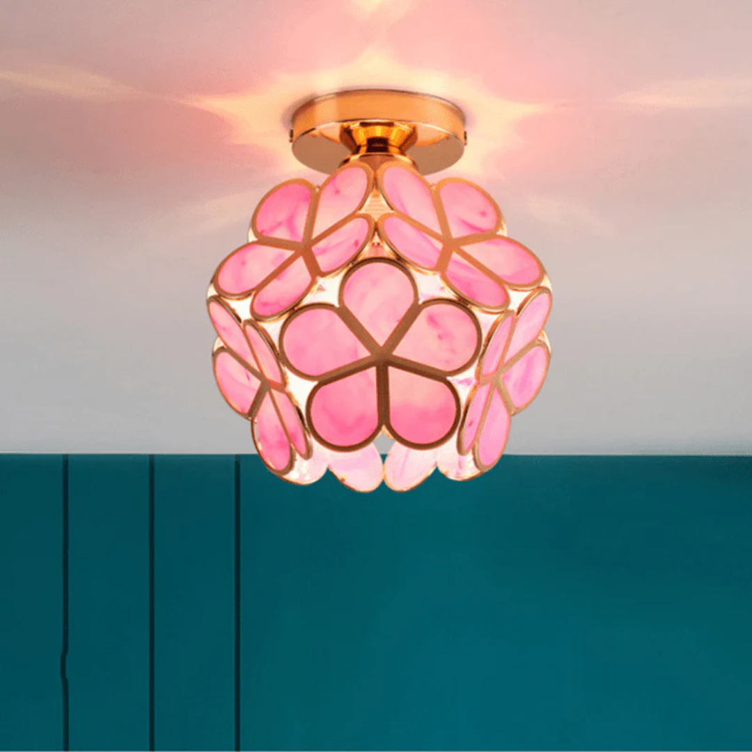 Lampadario a Forma di Fiore – Design Delicato e Moderno 