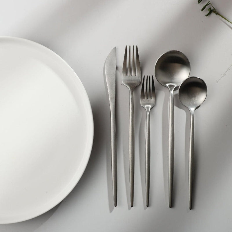 Besteckset – Schlichtes und Funktionales Design 